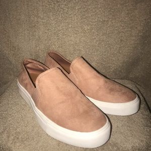 Universal Thread Women’s Pink Mauve Slip Ons 8.5